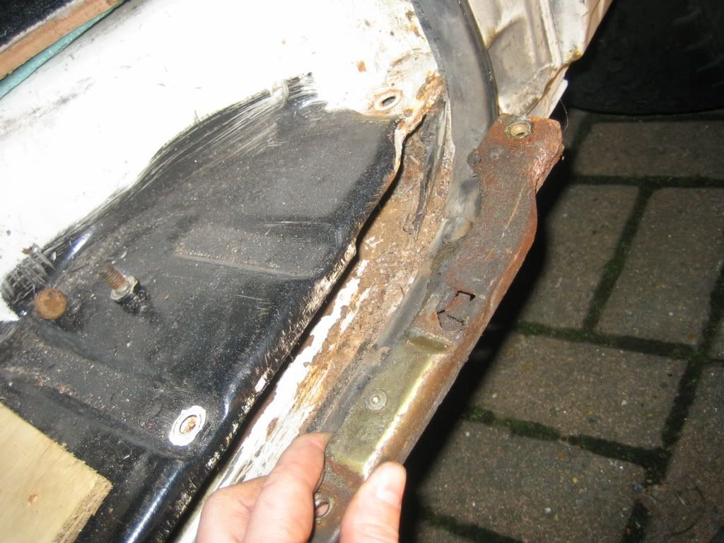 How to put the bottom roller set into the side sliding door. VW T4